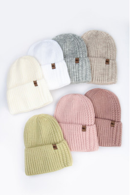 Шапка жіноча